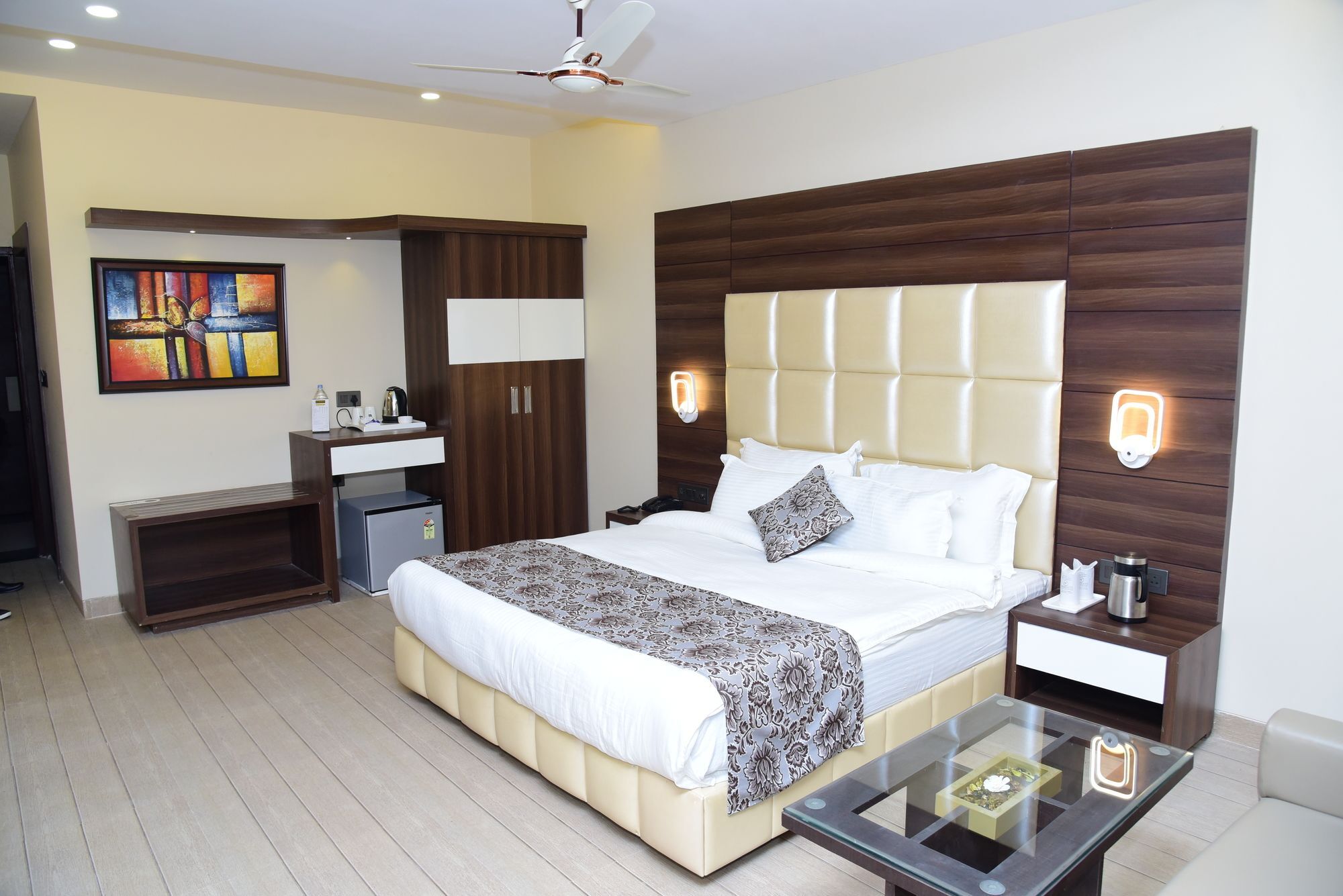Moments Hotel ลัคเนา ภายนอก รูปภาพ